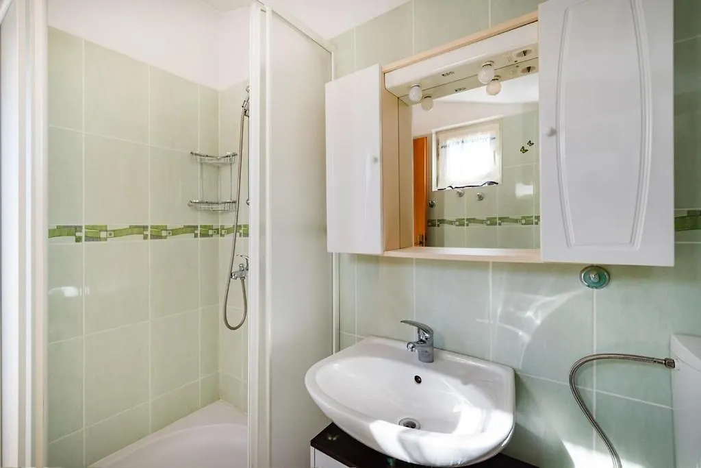 Apartments With A Parking Space Rovanjska, Paklenica - 22989 Jasenice   Jasenice (Zadar)