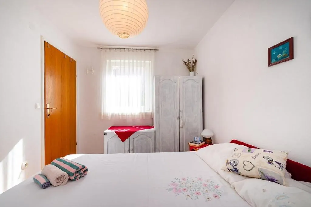 Apartments With A Parking Space Rovanjska, Paklenica - 22989 Jasenice